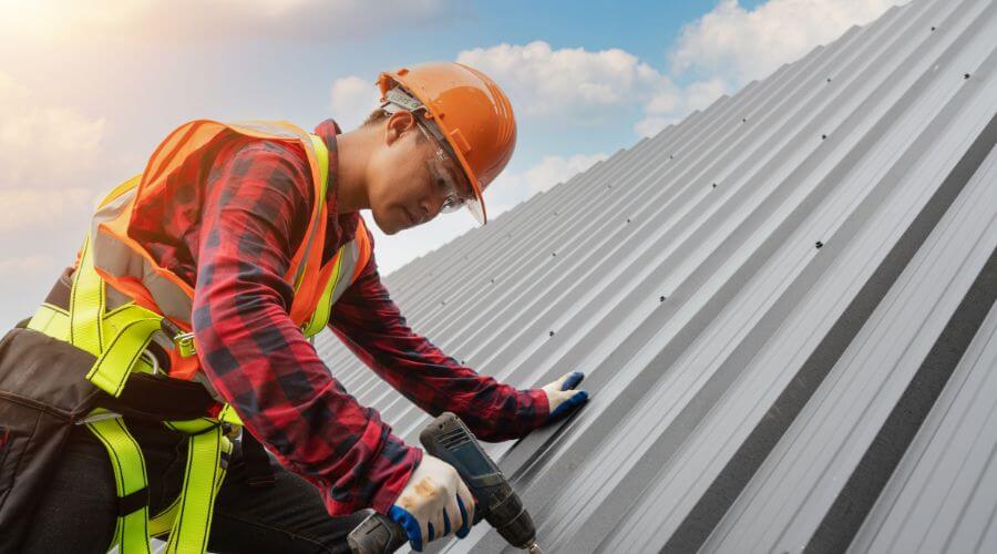 Professional gutter cleaning in Millington, MD